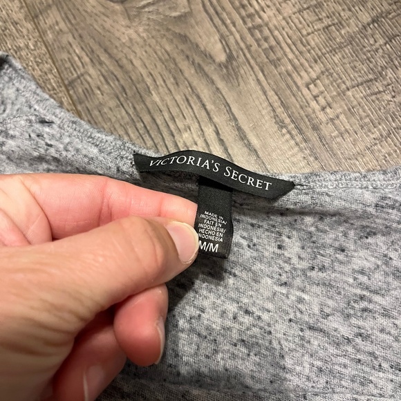 Victoria secret shirt size medium - Picture 4 of 6